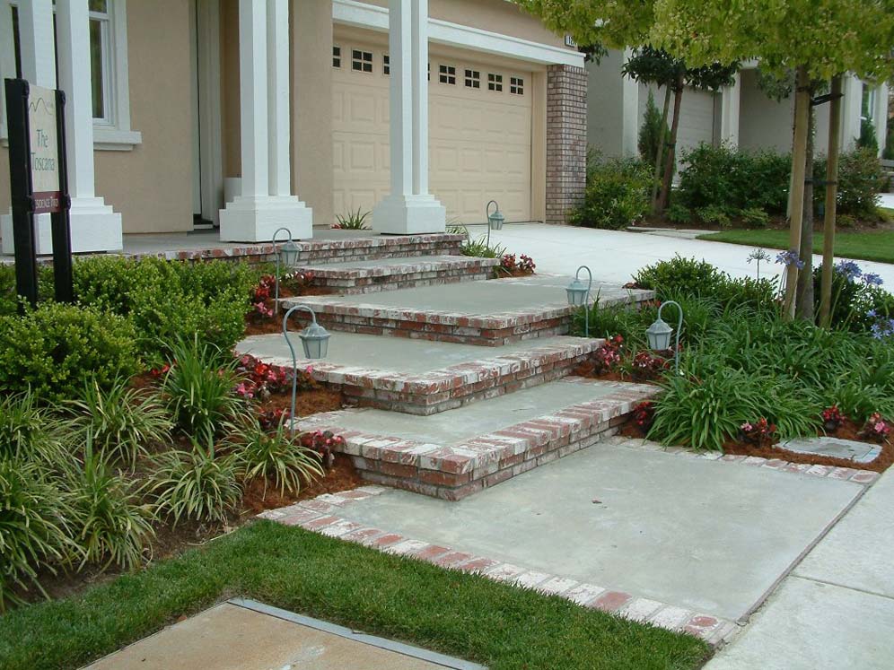 Pillars to the Front Door